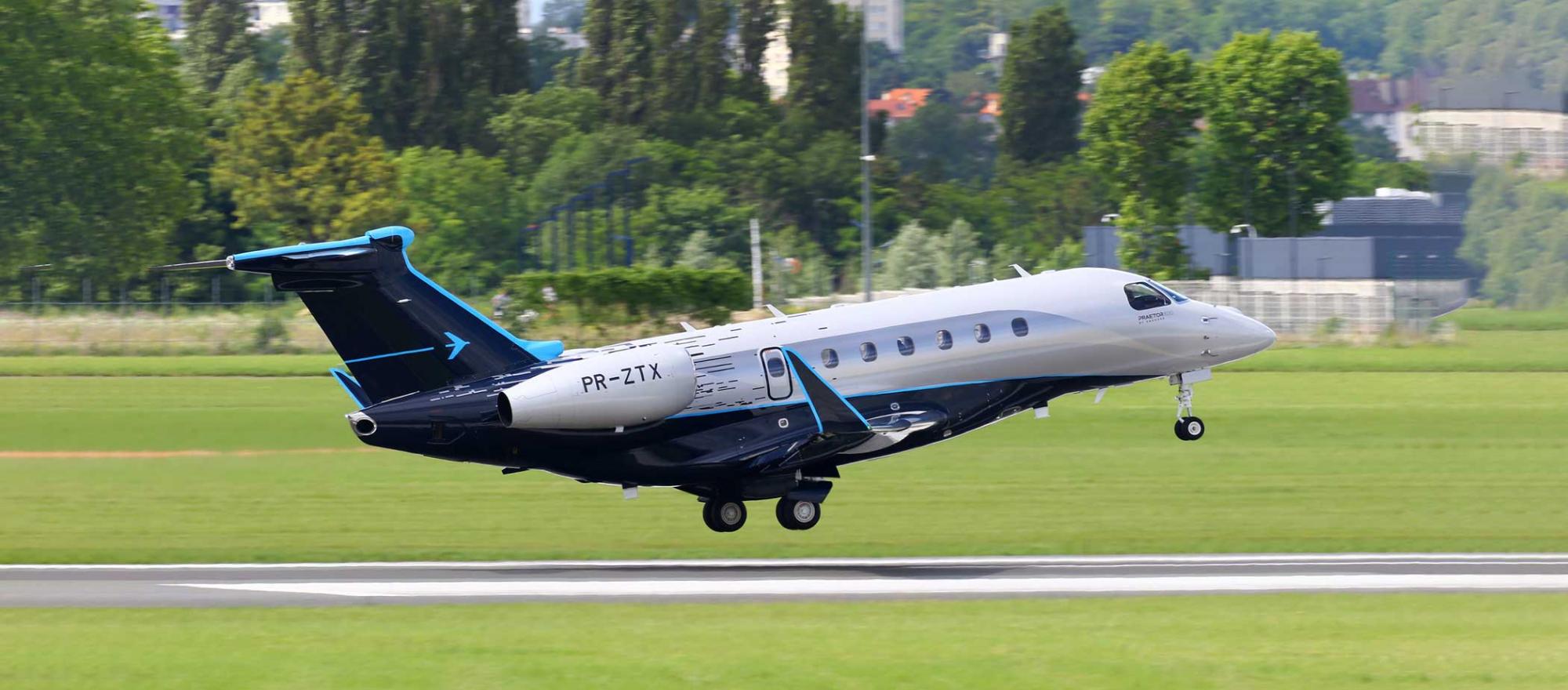 Embraer Embraer Phenom 300
